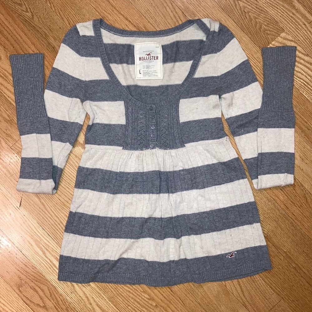 Hollister sweater! Size L